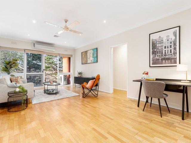 Light & Bright with a Spacious Layout, Amenities Galore Nearby