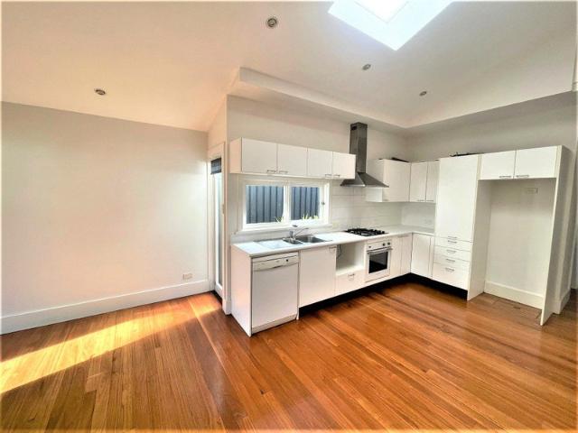 Light & Bright Terrace In The Heart Of Bondi Junction