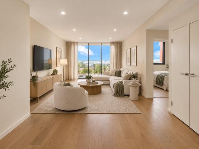 LIGHT & BRIGHT TWO BEDROOM APARTMENT