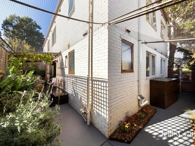 Light, central with wrap around courtyard