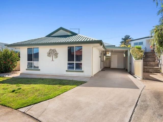 Light Filled 3 Bedroom Home with Solar