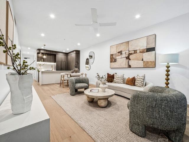 Light filled 3 Bedroom Residence in the Heart of West End