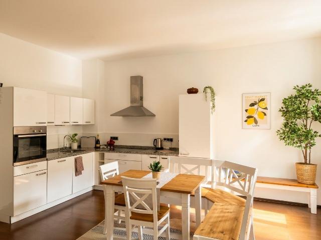 Light filled 3 room apartment in Prenzlauer Berg, Berlin Amsterdam Apartments for Rent