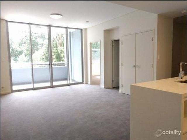 Light Filled 1 Bedroom Apartment with Oversized Study in Prime Killara Location