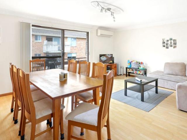 Light Filled 2 Bedroom Apartment