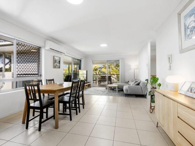 Light Filled 2 Bedroom Apartment with Spacious Balcony in the Heart of Everton Park