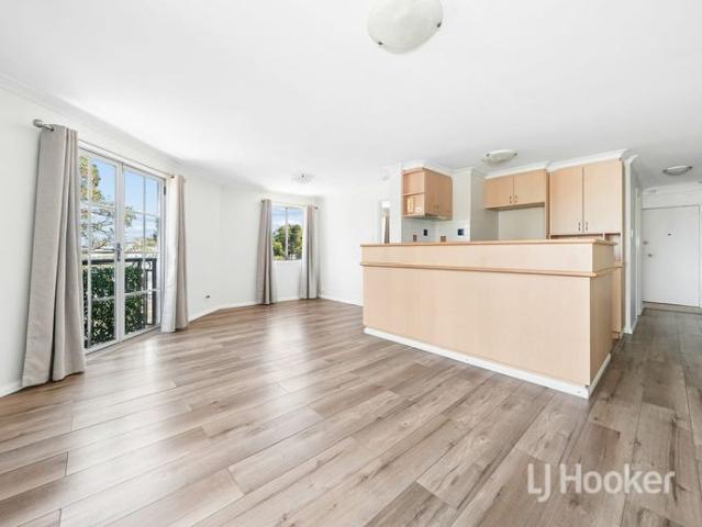 Light Filled 2 Bedroom Apartment in the Heart of Joondalup