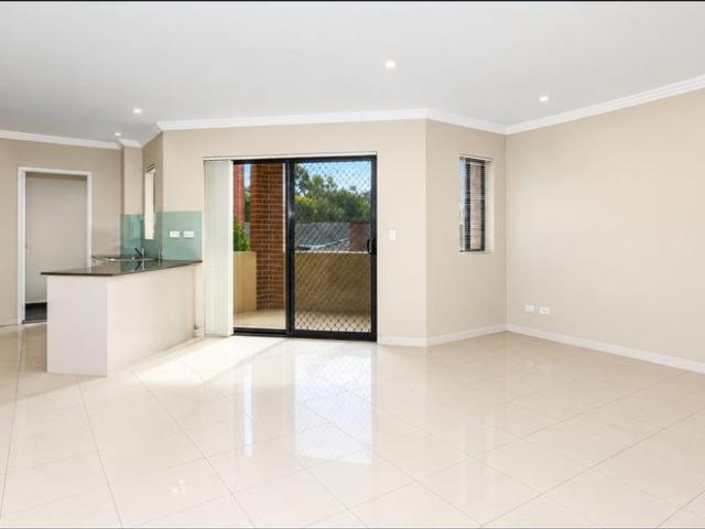 Light Filled 2 Bedroom Apartment in Small Security Block