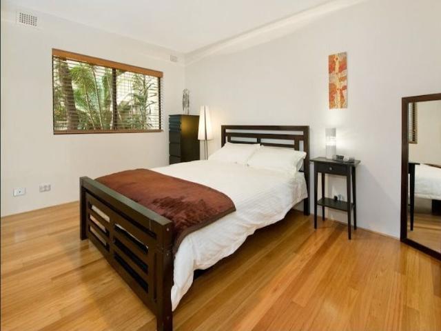 Light Filled 2 Bedroom Garden Apartment