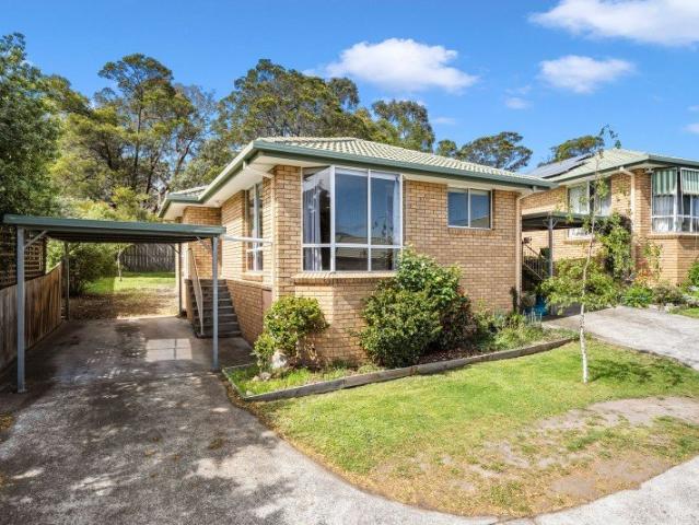 Light Filled 2 Bedroom Home with Views in Geilston Bay
