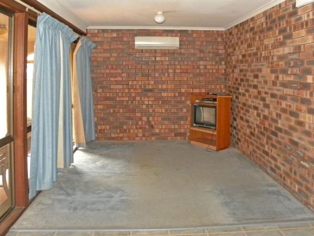 Light Filled 2 Bedroom Unit in Prime Location with Resort Style Amenities