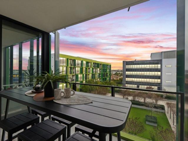 Light Filled 5th Floor Living with Stunning Garden Views!