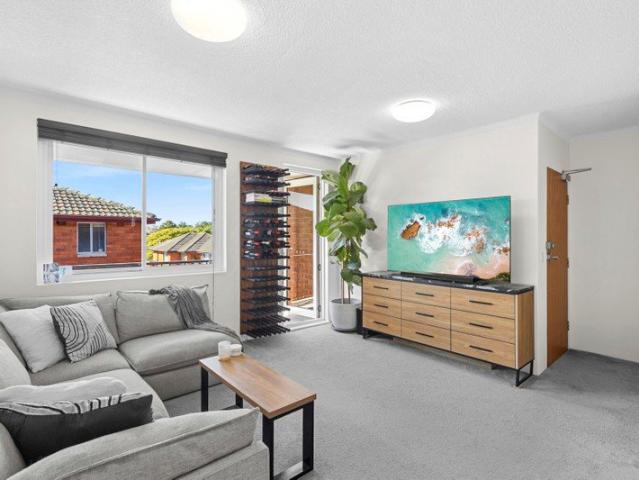 Light Filled Coastal Living in a Prime Dee Why Setting
