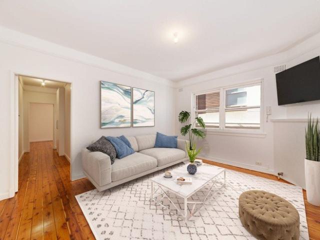 Light Filled Coastal Living in the Heart of Tamarama