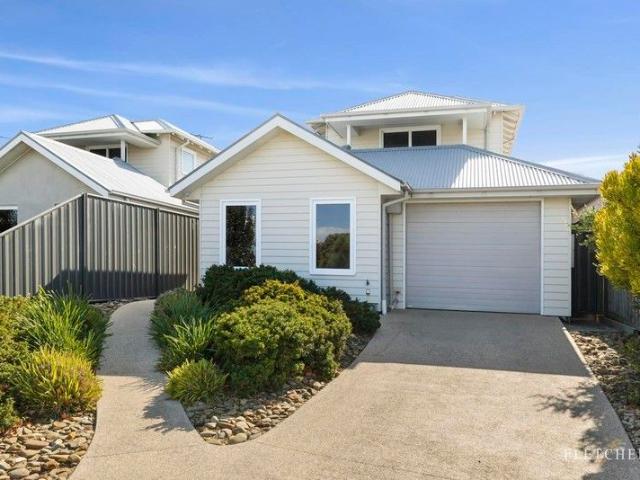Light Filled Coastal Retreat in Prime Queenscliff Location