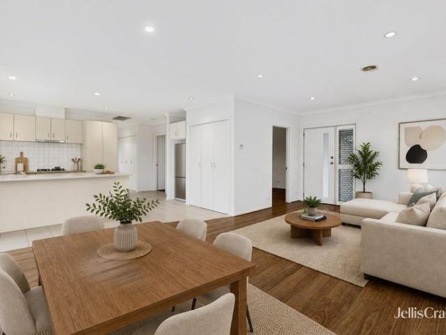 Light Filled Comfort with Effortless Indoor Outdoor Living