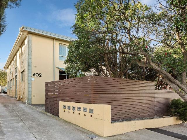 Light Filled Comfort in a Convenient Preston Location