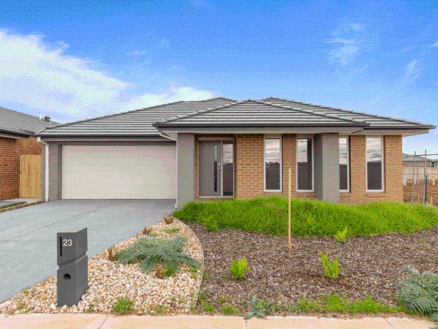 Light filled Comfortable 4 Bedroom House in Manor Lakes