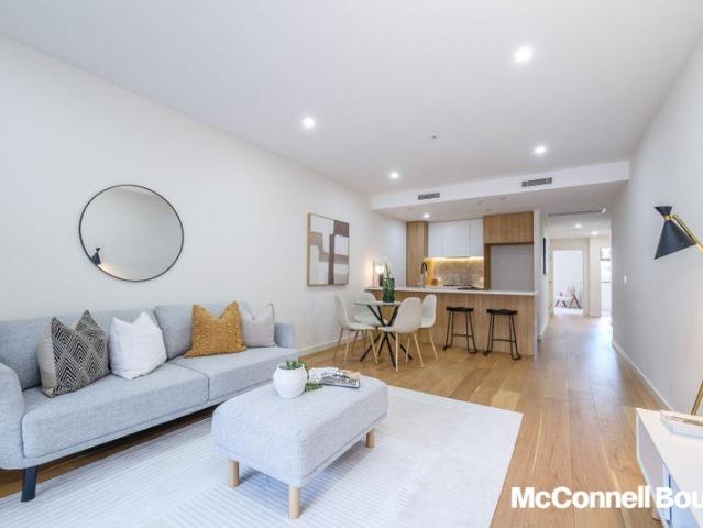Light filled Contemporary Living with Everyday Convenience