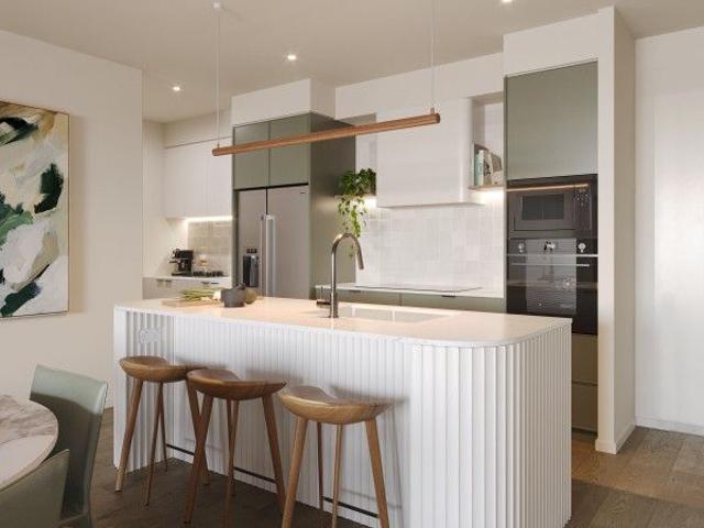 LIGHT FILLED CORNER APARTMENT WITH 191SQM OF DESIGN LED LIVING IN TIGHTLY HELD YERONGA