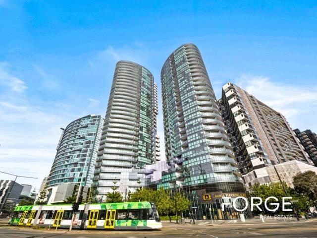 Light Filled Corner 2 Bedroom Residence with Expansive Open Views