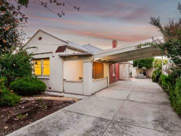 Thebarton, Adelaide, South Australia - Equipped kitchen