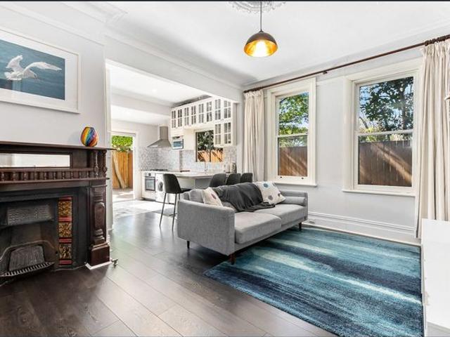 Light filled and spacious, superb end terrace