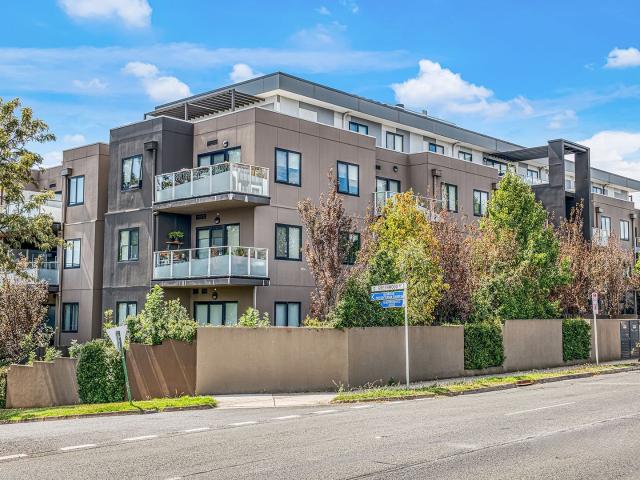 Light Filled Apartment Offering Comfort and Convenience