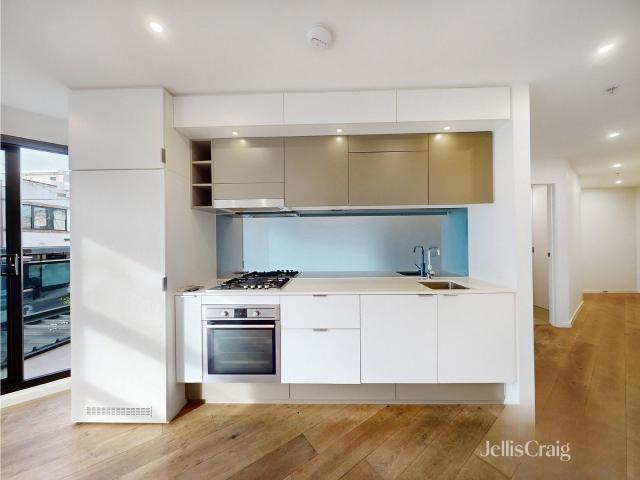 Light Filled Apartment High St Frontage