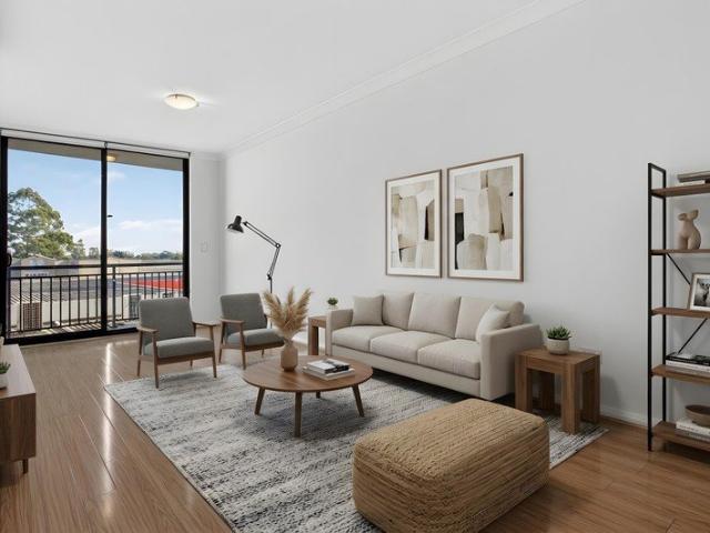 Light Filled Apartment in a Highly Convenient Location