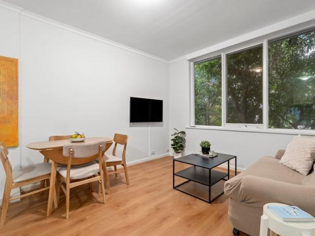 Light Filled Apartment in Prime South Yarra Location