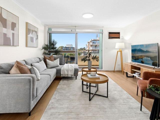 Light filled apartment in the heart of Chatswood