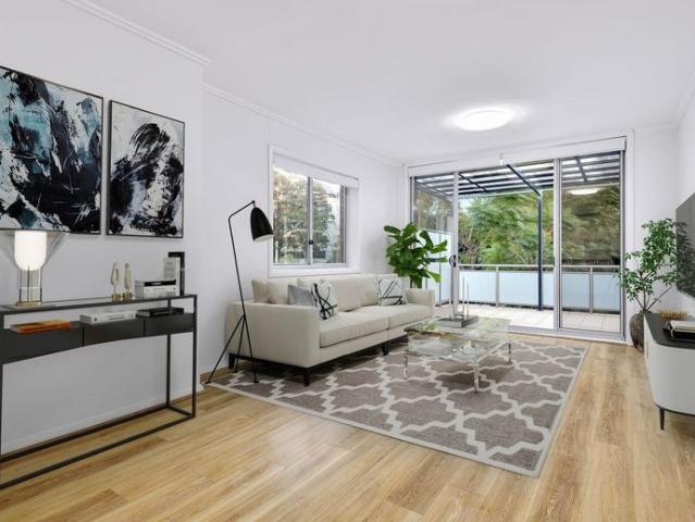 Light Filled Apartment in the Heart of Gordon