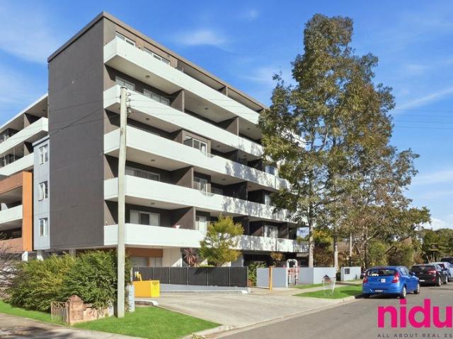 Light Filled Apartment Just Moments from Station & Westfield