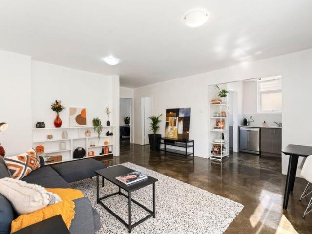Light Filled Apartment Living  Directly Opposite Monash Clayton Campus