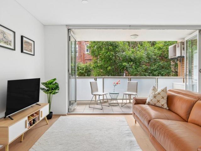 Light Filled Apartment with Oversized Balcony in a Quiet Randwick Setting