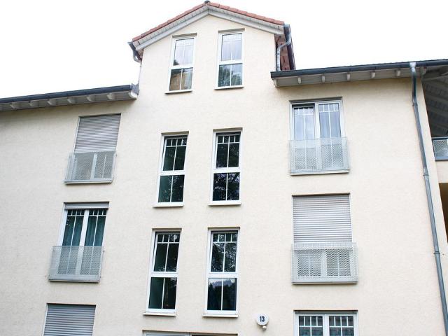 Light Filled Apartment with Large Balcony – Quiet Villa District