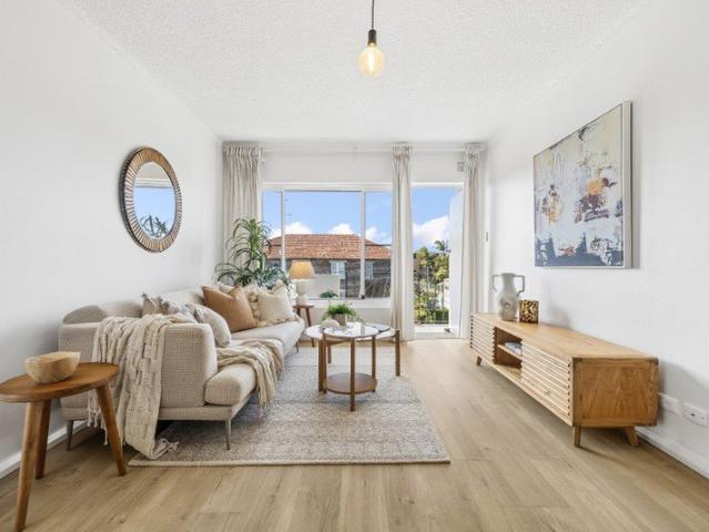 Light Filled Apartment with Leafy Outlooks and Lifestyle Appeal
