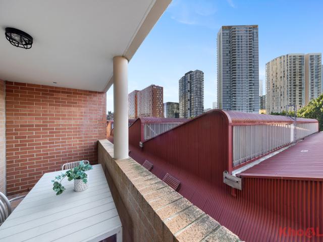 Light Filled Apartment with North East Aspect