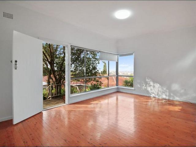 Light Filled Apartment with Scenic Views & Exceptional Convenience