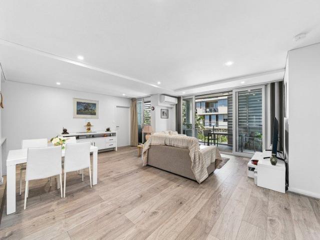 Light Filled Apartment with Space, Privacy and Village Convenience
