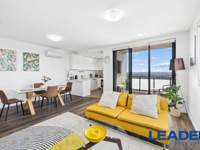 Light Filled Apartment with Sweeping Views, Balcony & Two Bathrooms