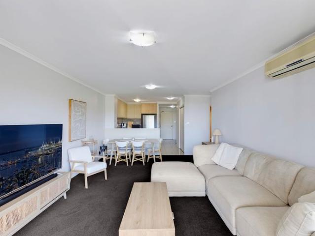 Light Filled Apartment with Resort Style Amenities