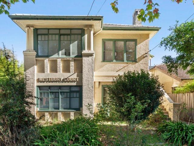 Light Filled Art Deco Gem