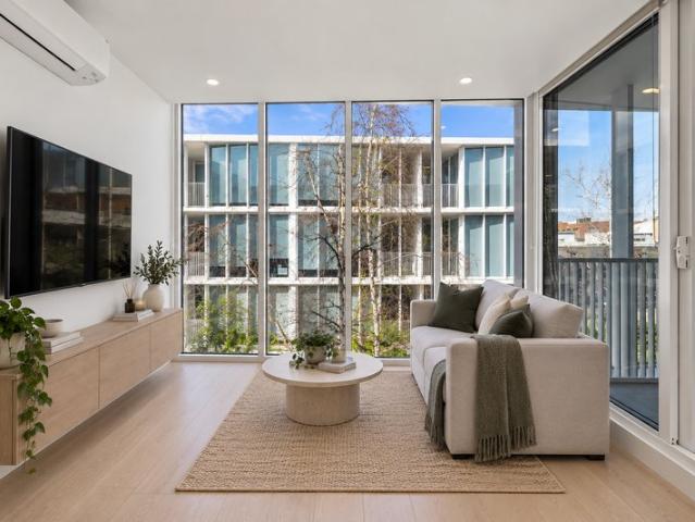 Light Filled Bayside Living in the Heart of Brighton