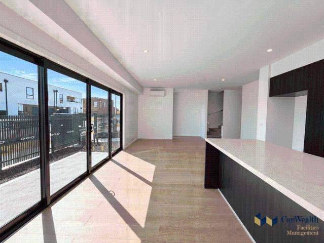 Light Filled Brand New Family Home in the Heart of Wollert