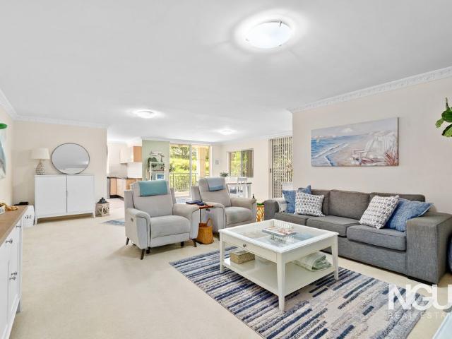 Light Filled Ground Floor Apartment in an Unbeatable Location!