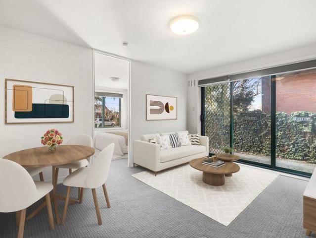 Light Filled Ground Floor Apartment in Prime Essendon Location