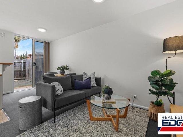 Light Filled Ground Floor Living in a Prime Location