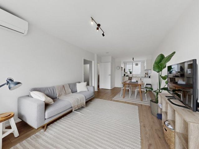 Light Filled Ground Floor Living in Peaceful Ripponlea